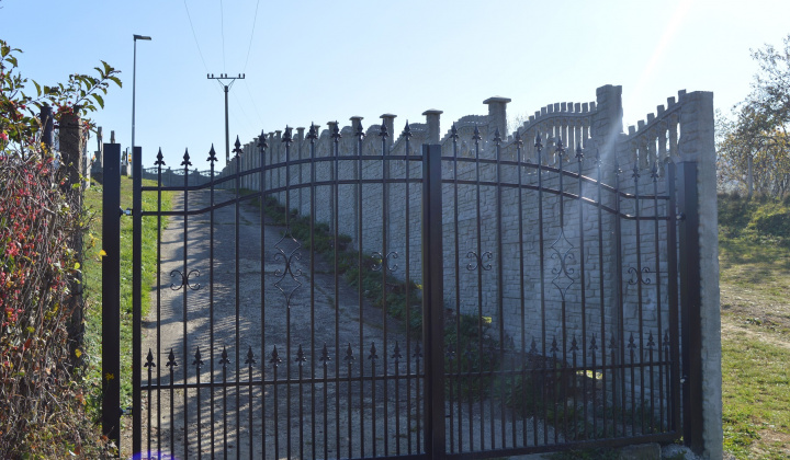 8. fotografia fotogalérie Nové oplotenie cintorína