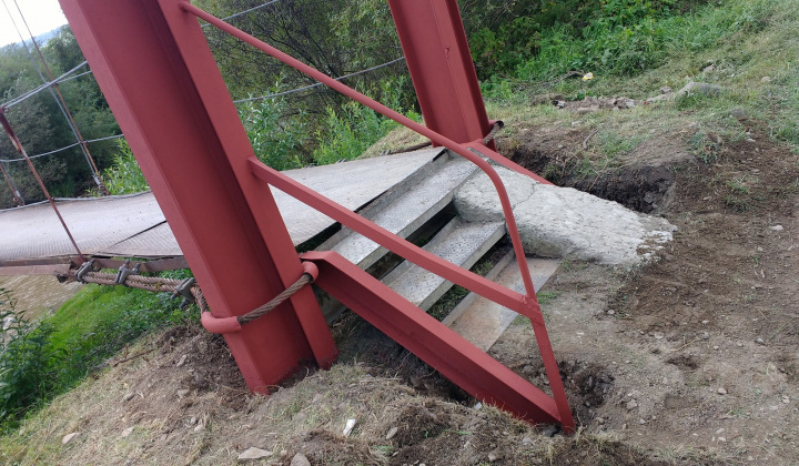 5. fotografia fotogalérie Oprava lávky cez Torysu