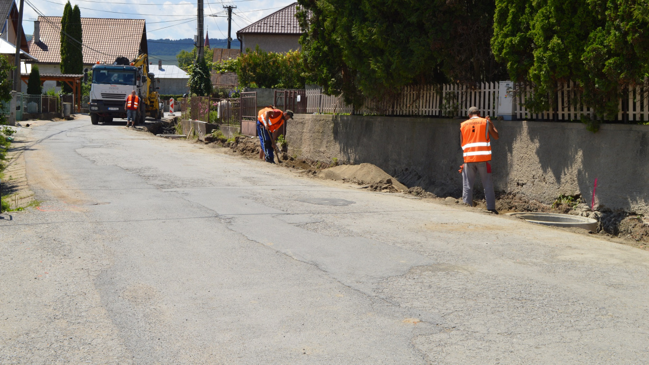 Fotografia fotogalérie Výstavba chodníkov pozdĺž cesty III.triedy, súp.č.3 - súp.č.33