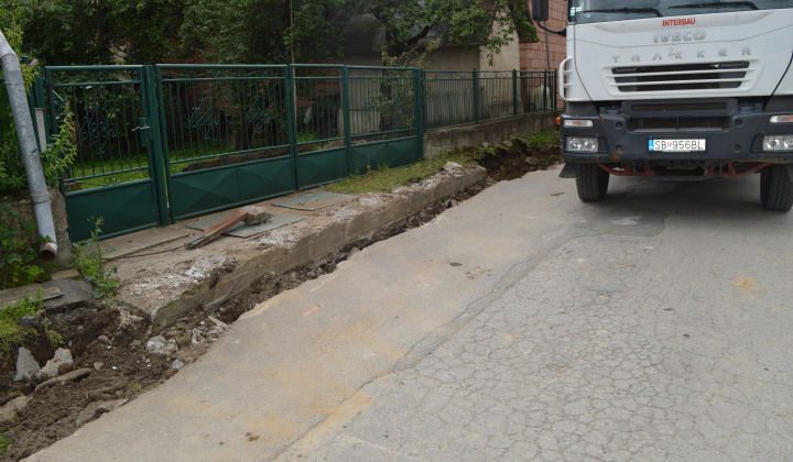 5. fotografia fotogalérie Výstavba chodníkov pozdĺž cesty III.triedy, súp.č.3 - súp.č.33