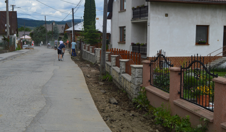 6. fotografia fotogalérie Výstavba chodníkov pozdĺž cesty III.triedy, súp.č.3 - súp.č.33