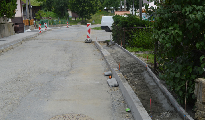 7. fotografia fotogalérie Výstavba chodníkov pozdĺž cesty III.triedy, súp.č.3 - súp.č.33