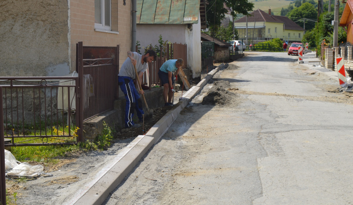 12. fotografia fotogalérie Výstavba chodníkov pozdĺž cesty III.triedy, súp.č.3 - súp.č.33