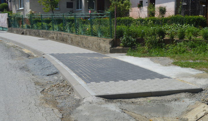 14. fotografia fotogalérie Výstavba chodníkov pozdĺž cesty III.triedy, súp.č.3 - súp.č.33