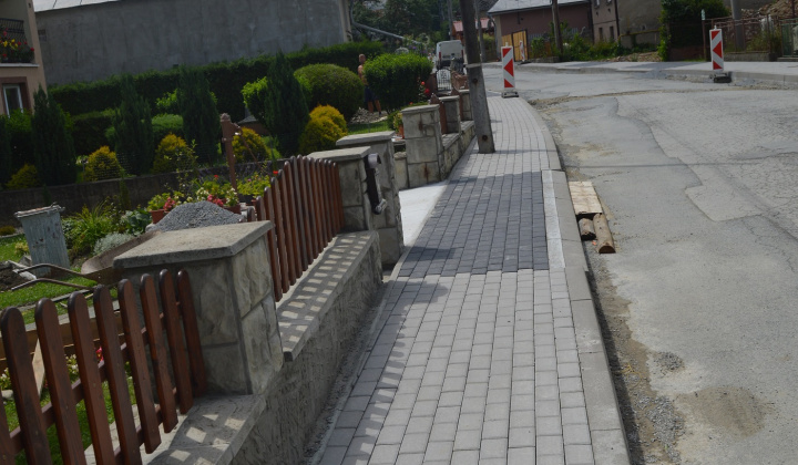 16. fotografia fotogalérie Výstavba chodníkov pozdĺž cesty III.triedy, súp.č.3 - súp.č.33