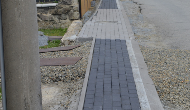 20. fotografia fotogalérie Výstavba chodníkov pozdĺž cesty III.triedy, súp.č.3 - súp.č.33