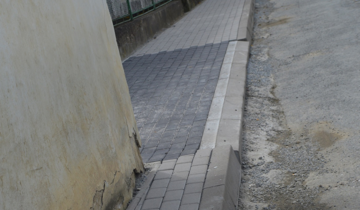 22. fotografia fotogalérie Výstavba chodníkov pozdĺž cesty III.triedy, súp.č.3 - súp.č.33