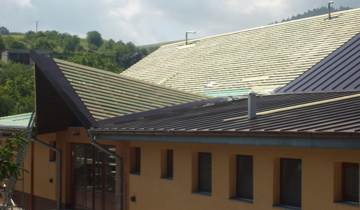 7. fotografia fotogalérie Rekonštrukcia strechy na Kultúrnom dome