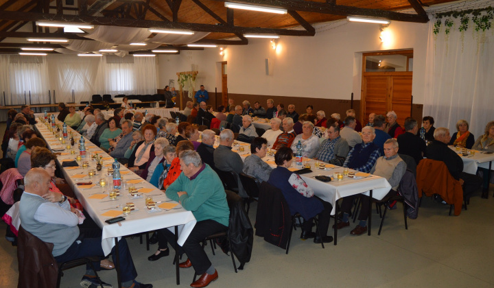 1. fotografia fotogalérie Október - mesiac úcty k starším, r. 2025