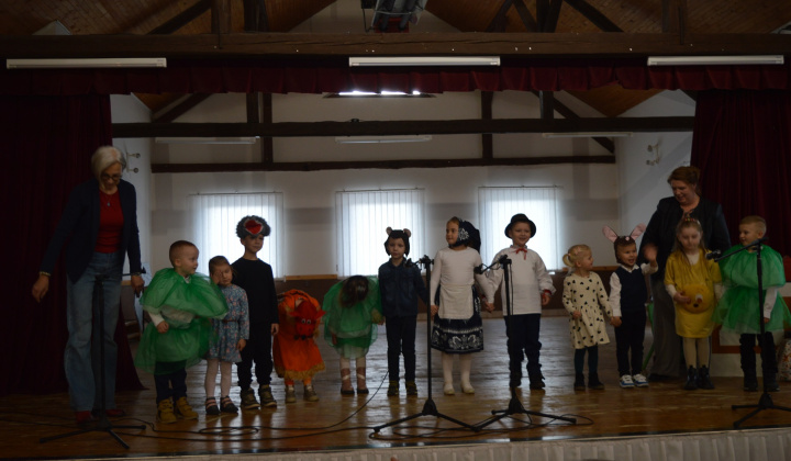 13. fotografia fotogalérie Október - mesiac úcty k starším, r. 2025