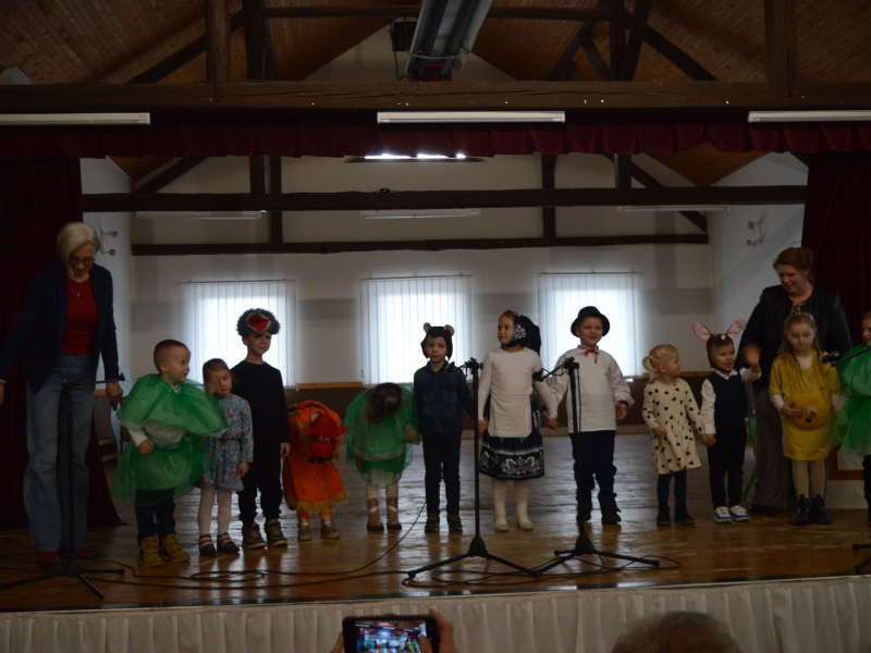 Október - mesiac úcty k starším, r. 2025