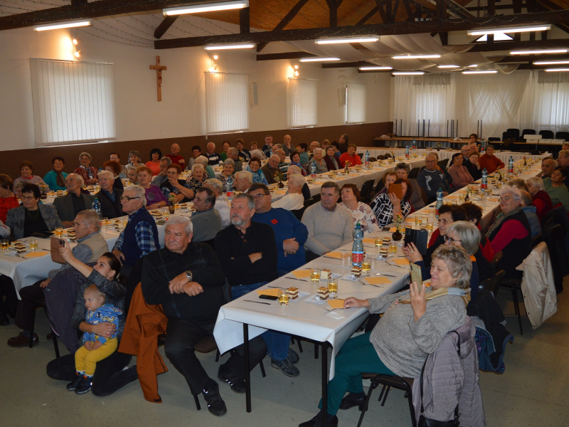 Október - mesiac úcty k starším, r. 2025