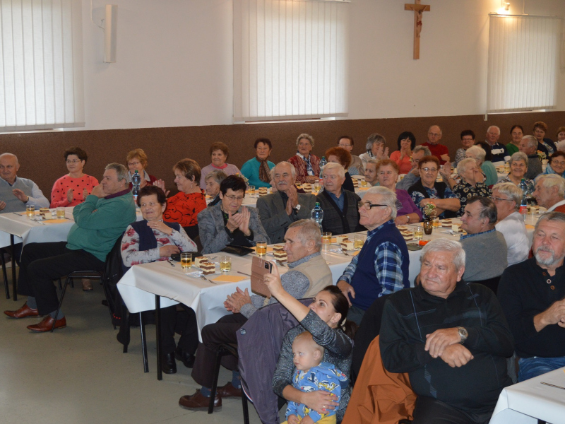 Október - mesiac úcty k starším, r. 2025