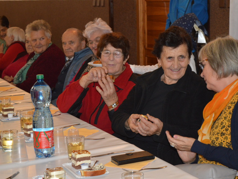 Október - mesiac úcty k starším, r. 2025