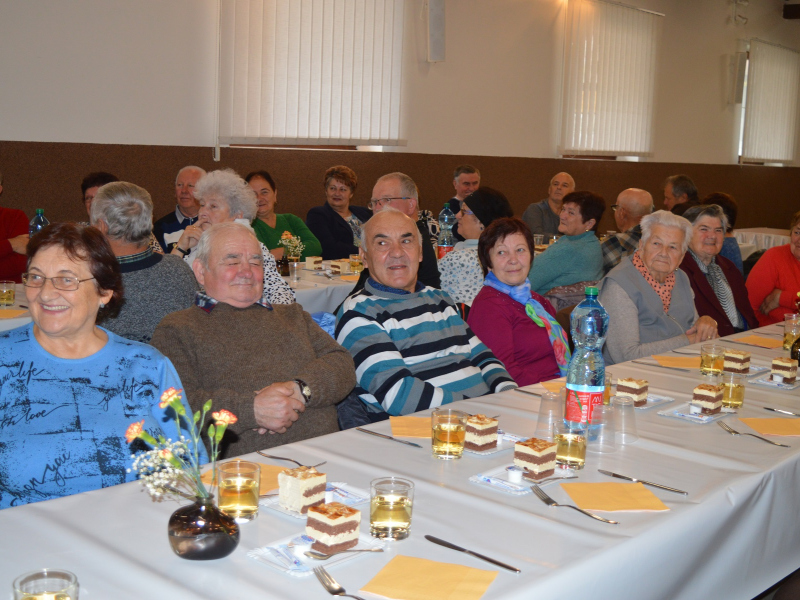 Október - mesiac úcty k starším, r. 2025